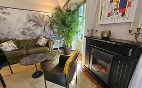 Exclusive Top Floor 2-Bedroom Flat